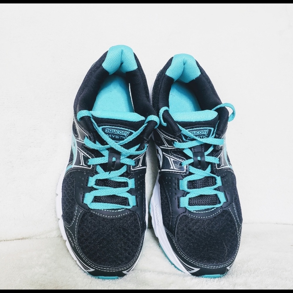 NEW Saucony Mystic Womens Shoes Never Worn Size 7